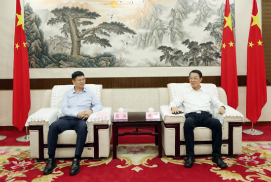 陳濱董事長(cháng)與威海高新區黨工委書(shū)記、管委會(huì )主任劉偉會(huì )晤